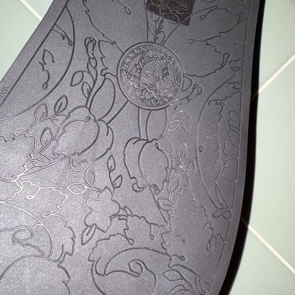 Brand new women's Versace Black and Gold Slide Sandals with box size  10 - Picture 5 of 12